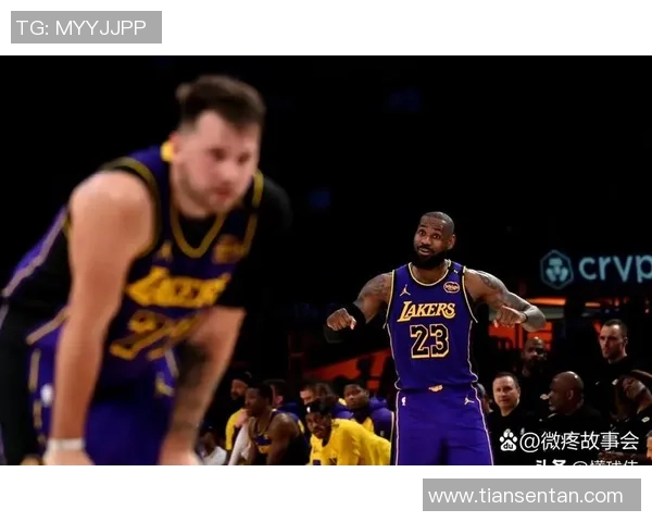 成队史首人,里夫斯绝杀后玩笑:詹姆斯和东契奇会说我打得差 成队史首人,里夫斯绝杀后玩笑:詹姆斯和东契奇会说我打得差